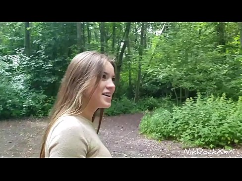 ❤️ Pasiūliau Evelinai, kad dulkintumėmės viešoje vietoje! Ji sutiko. Tada išdulkinau ją į užpakalį ir pasidariau į burną. Tada ji pasidarė šlapimo. Namų porno prie mūsų ❌️❤