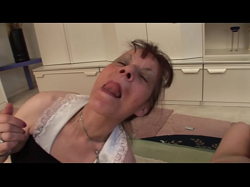 ❤️ Dvi močiutės ir vienas senelis mylisi trise Namų porno prie mūsų ❌️❤