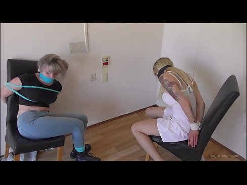 ❤️ Priklausomas / surištas ir sučiauptas / nelaimės ištikta mergina Namų porno prie mūsų ❌️❤