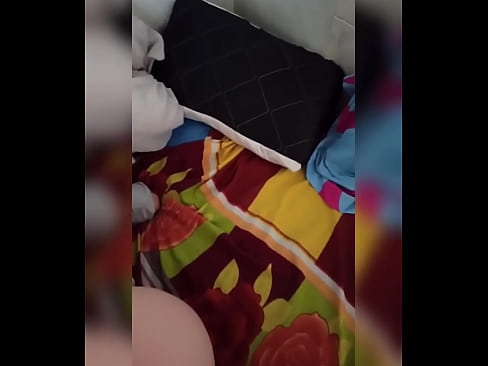 ❤️ Mano kambariokė lieka namuose viena, nes jos vyras atostogauja, o aš pasinaudoju proga ją išdulkinti ir užpildyti jos užpakalį pienu Namų porno prie mūsų ❌️❤